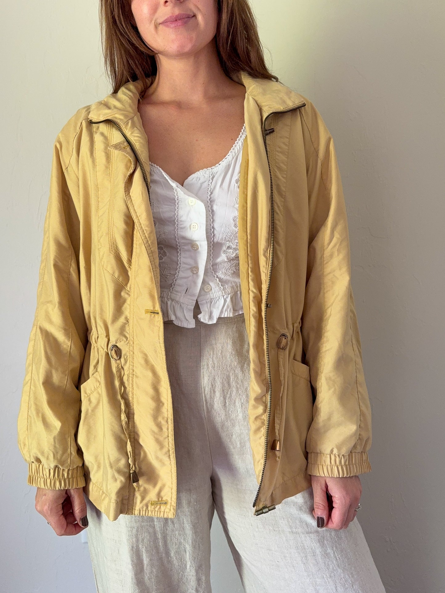 Gallery Sport Yellow Jacket