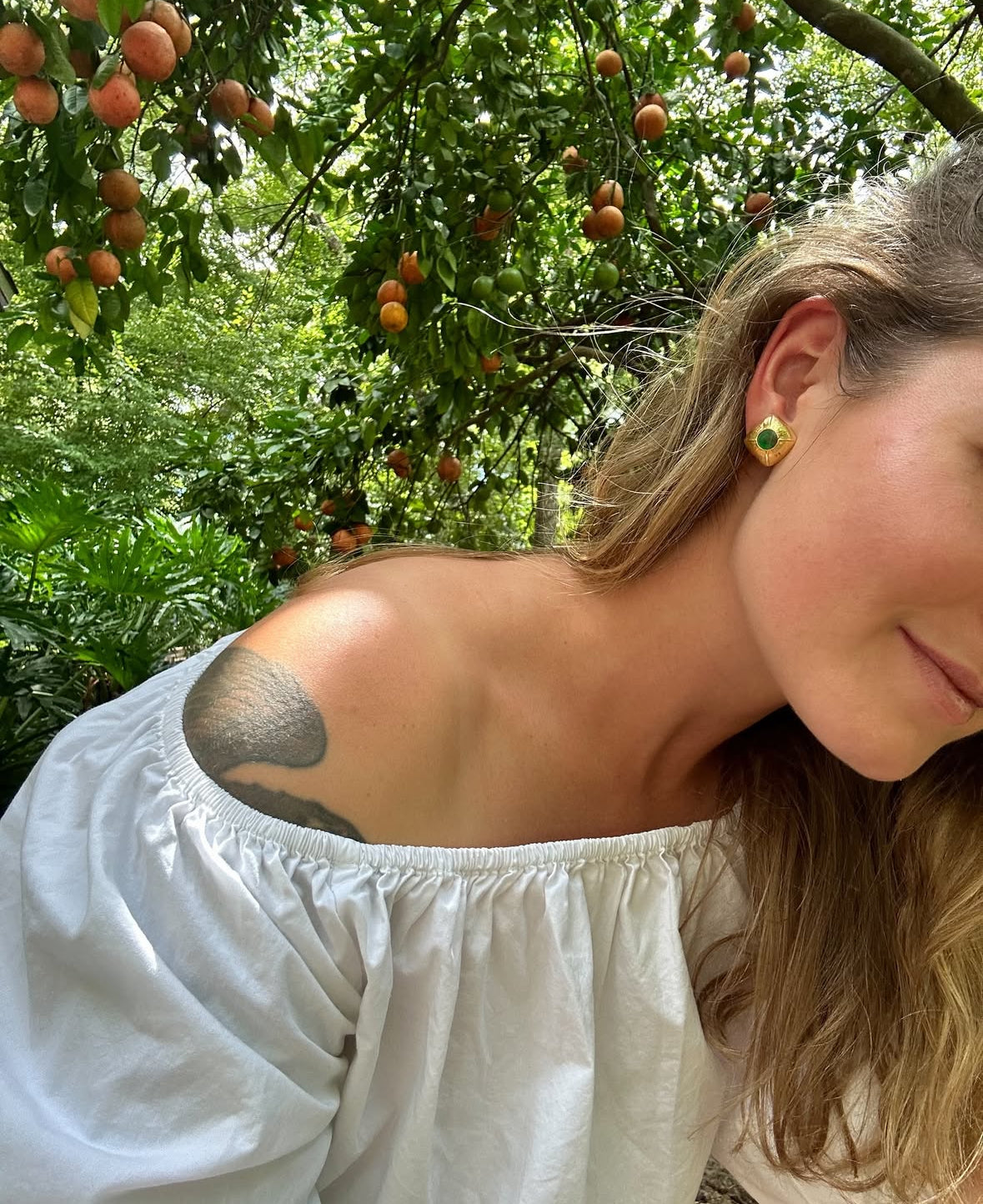 emerald gold studs