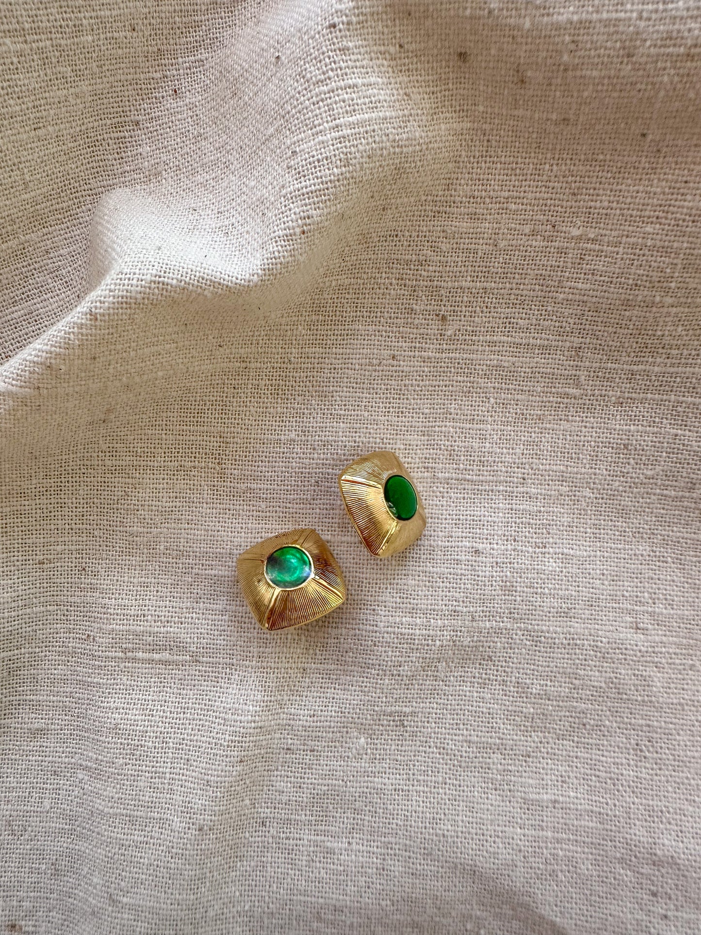 emerald gold studs