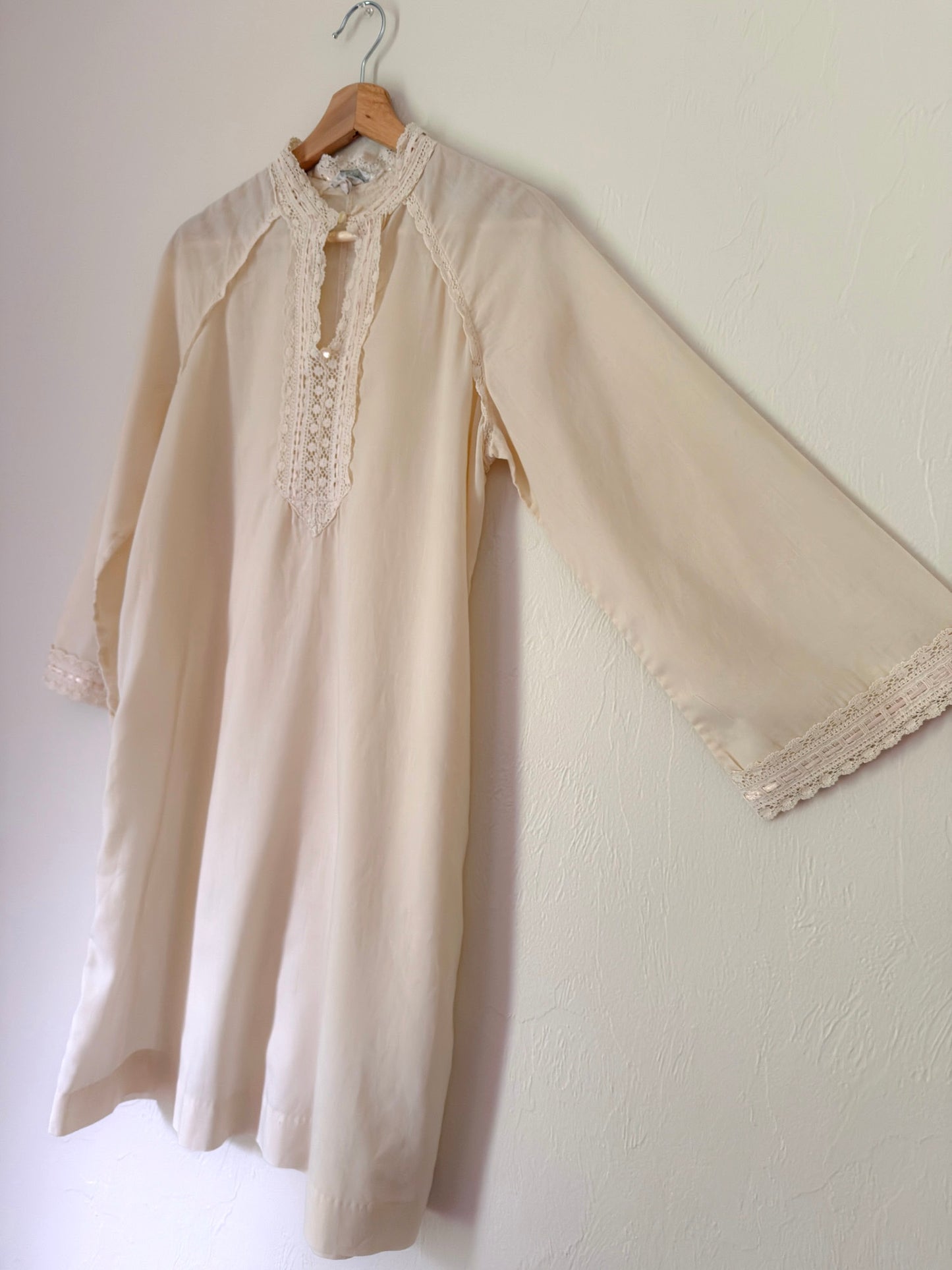 60s Saramal Nightgown