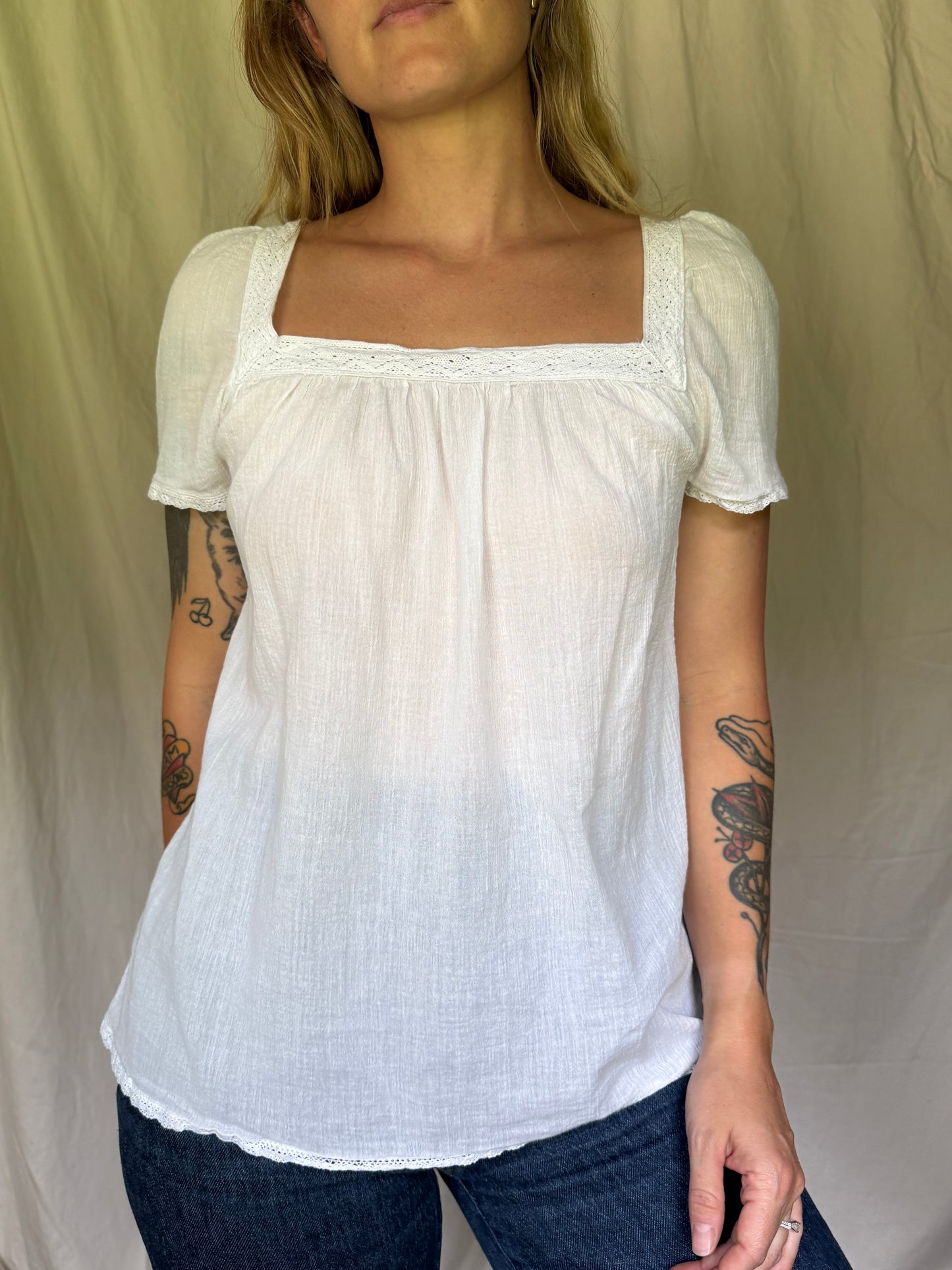 dainty peasant blouse