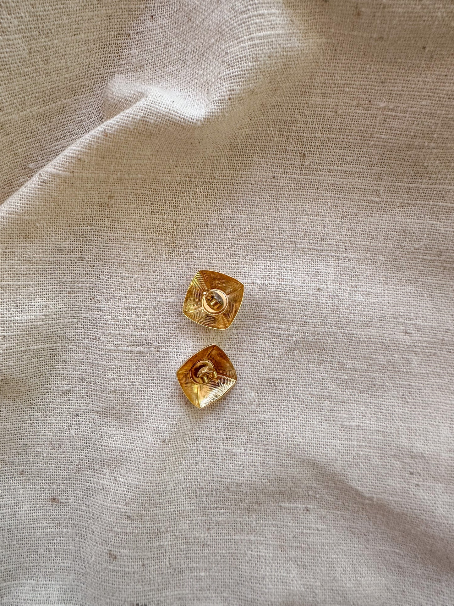 emerald gold studs