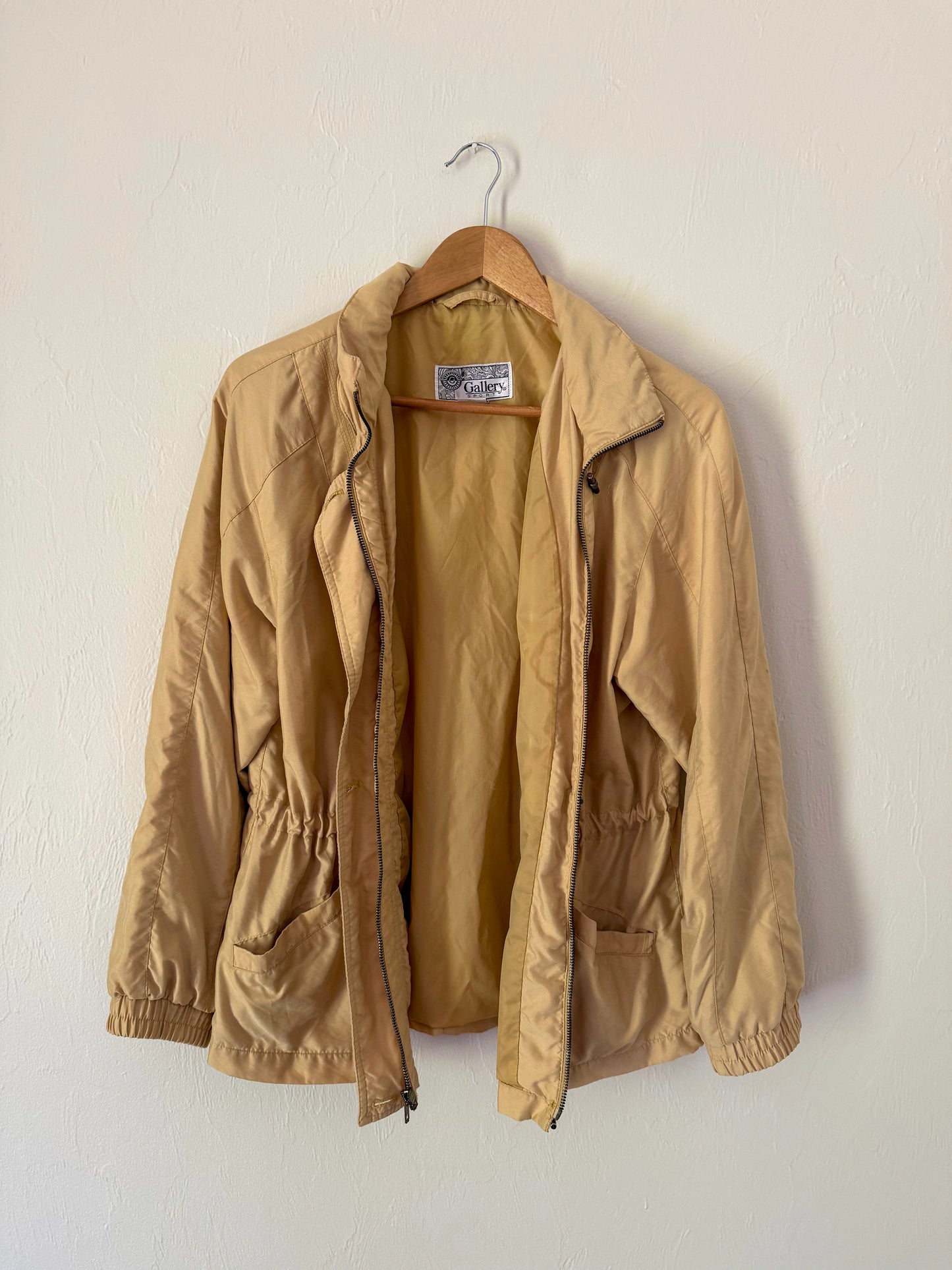 Gallery Sport Yellow Jacket