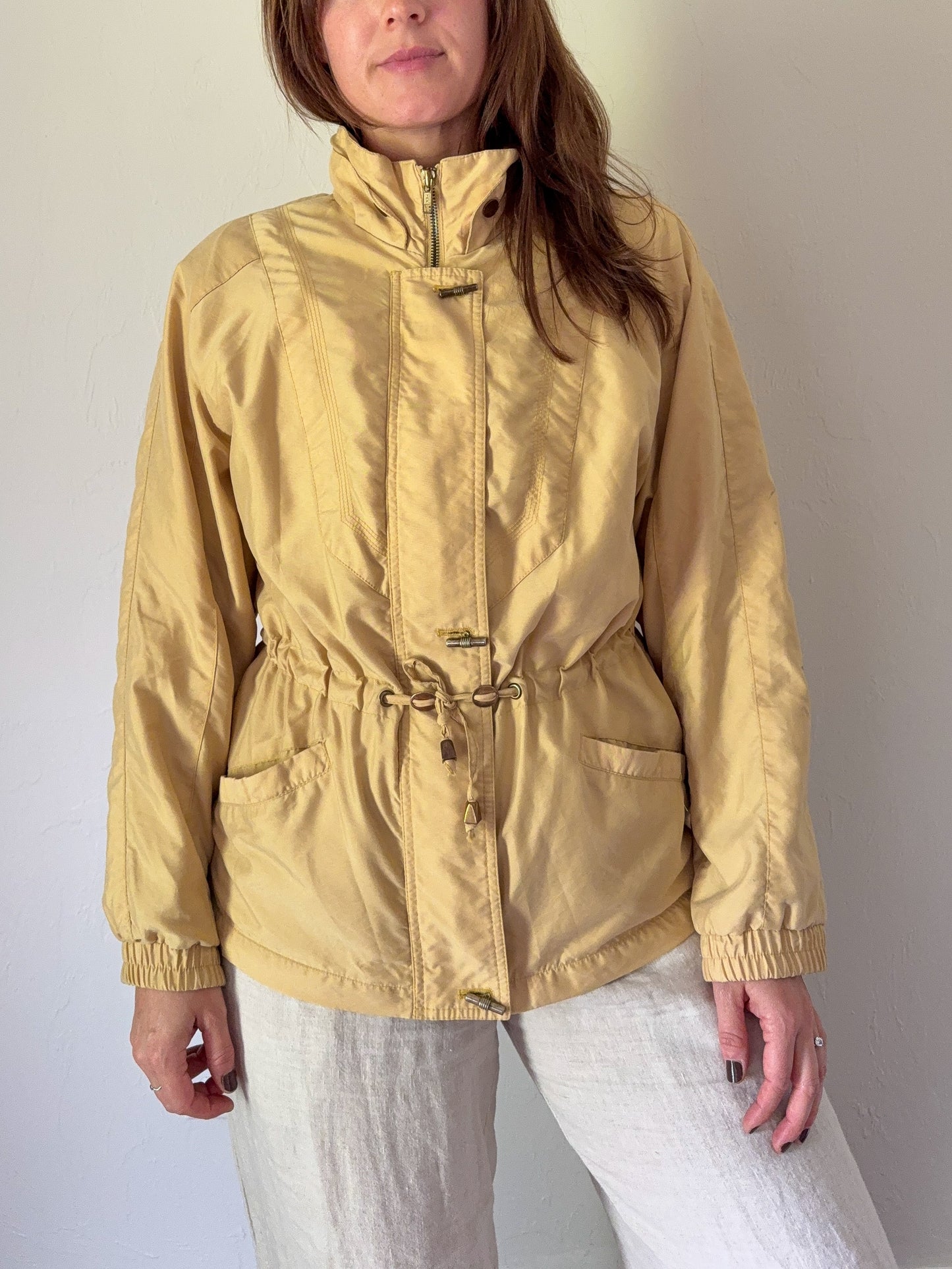 Gallery Sport Yellow Jacket