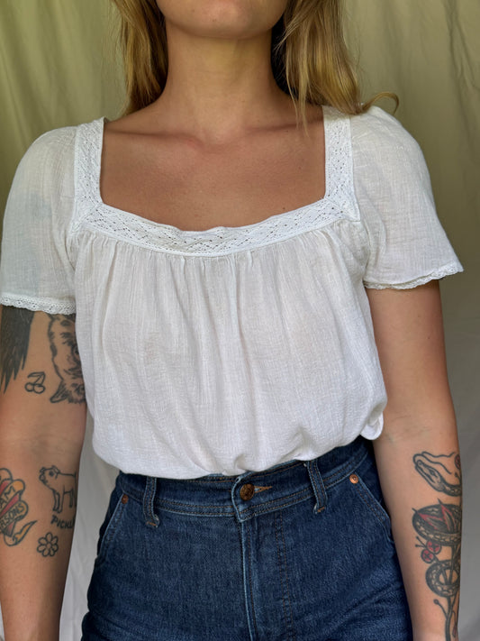 dainty peasant blouse