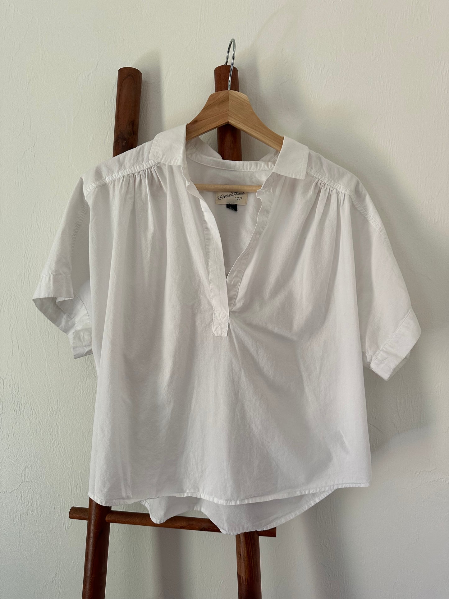 popover short sleeve blouse